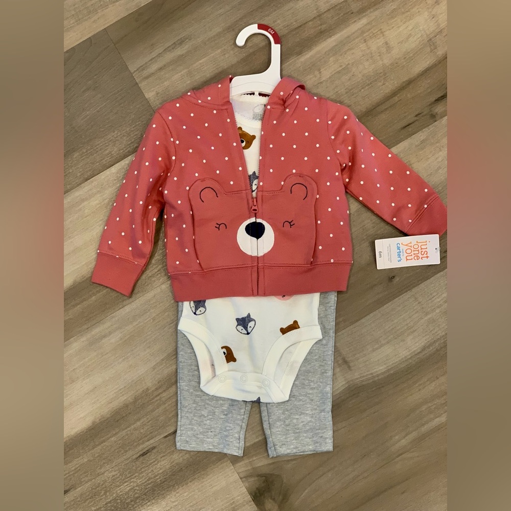 Carter’s 3 piece set.
